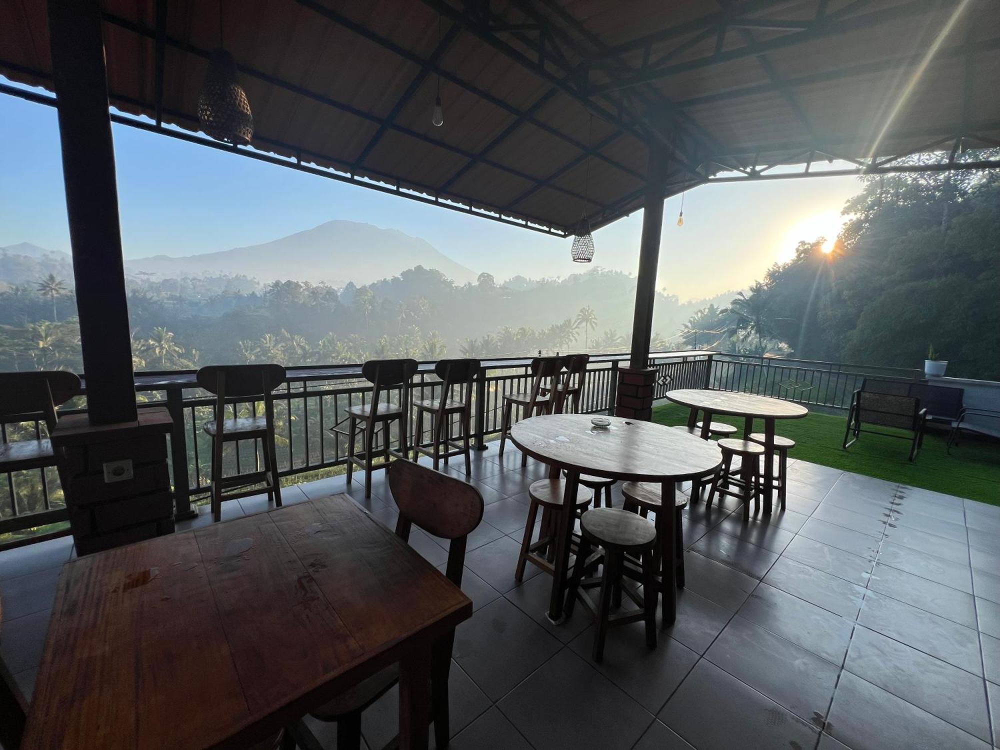 Bisbis House Iseh Village Selat Esterno foto
