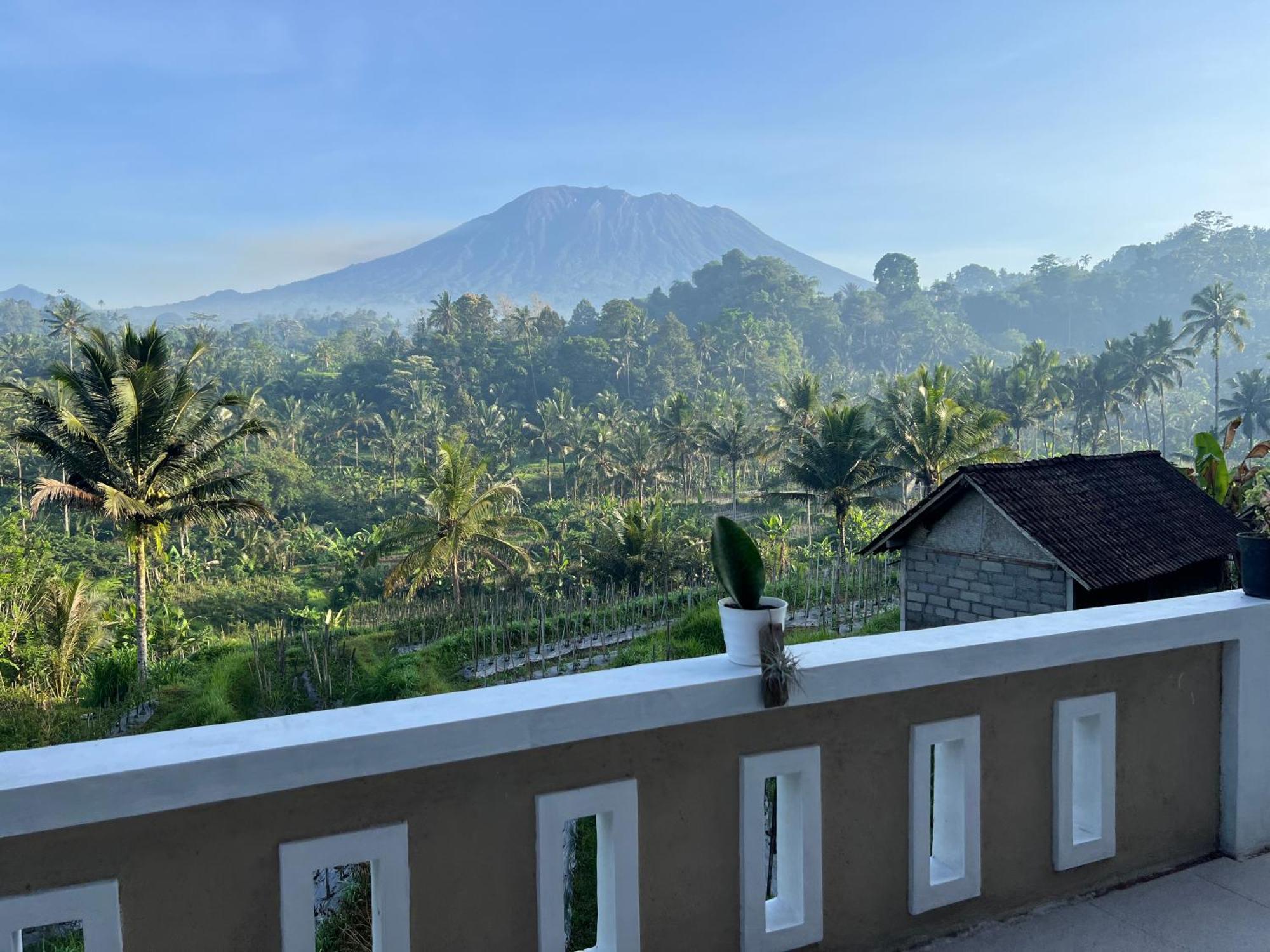 Bisbis House Iseh Village Selat Esterno foto