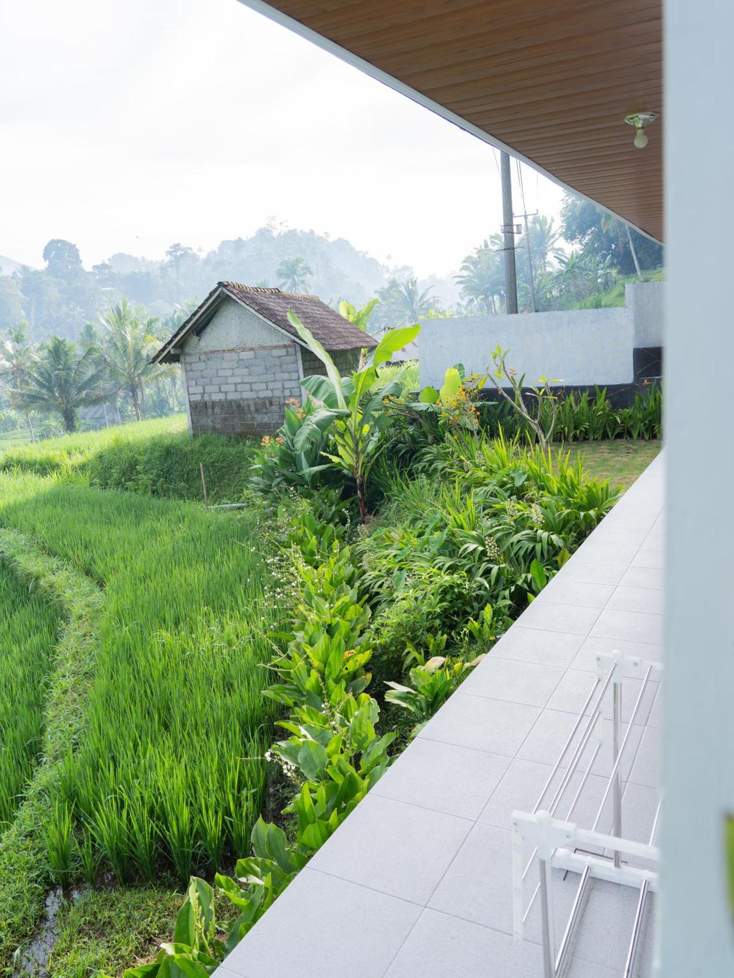 Bisbis House Iseh Village Selat Esterno foto