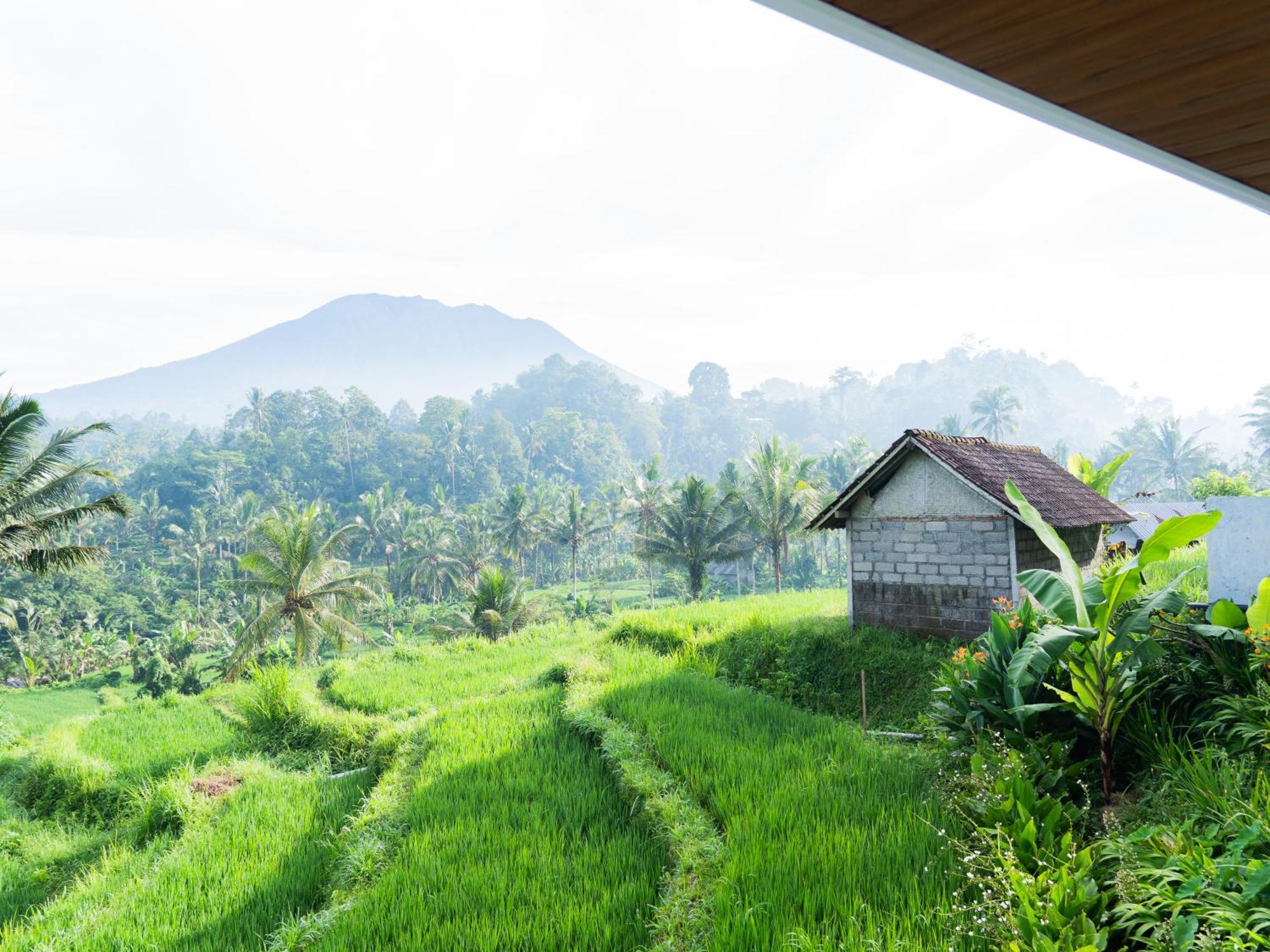Bisbis House Iseh Village Selat Esterno foto