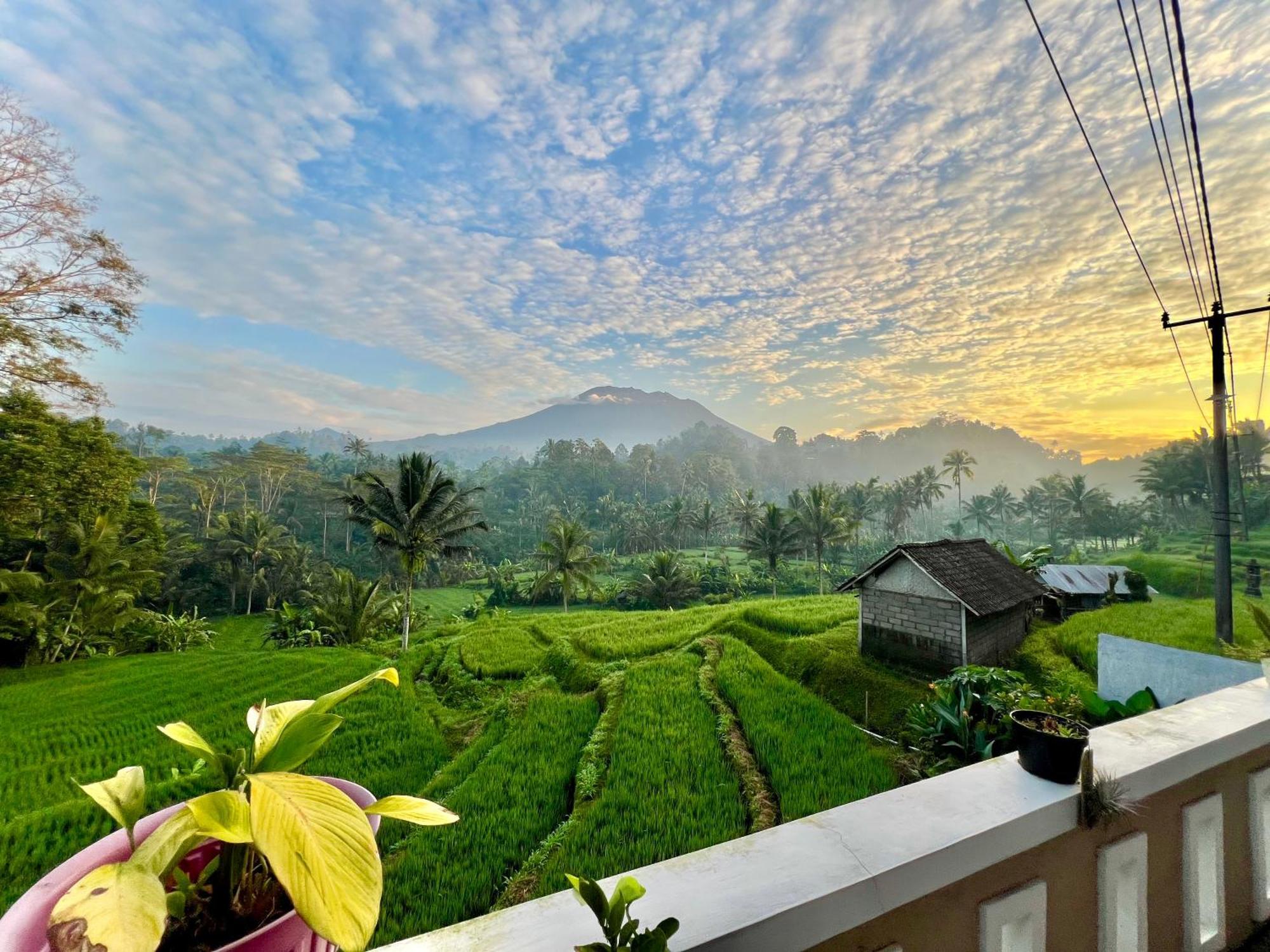 Bisbis House Iseh Village Selat Esterno foto
