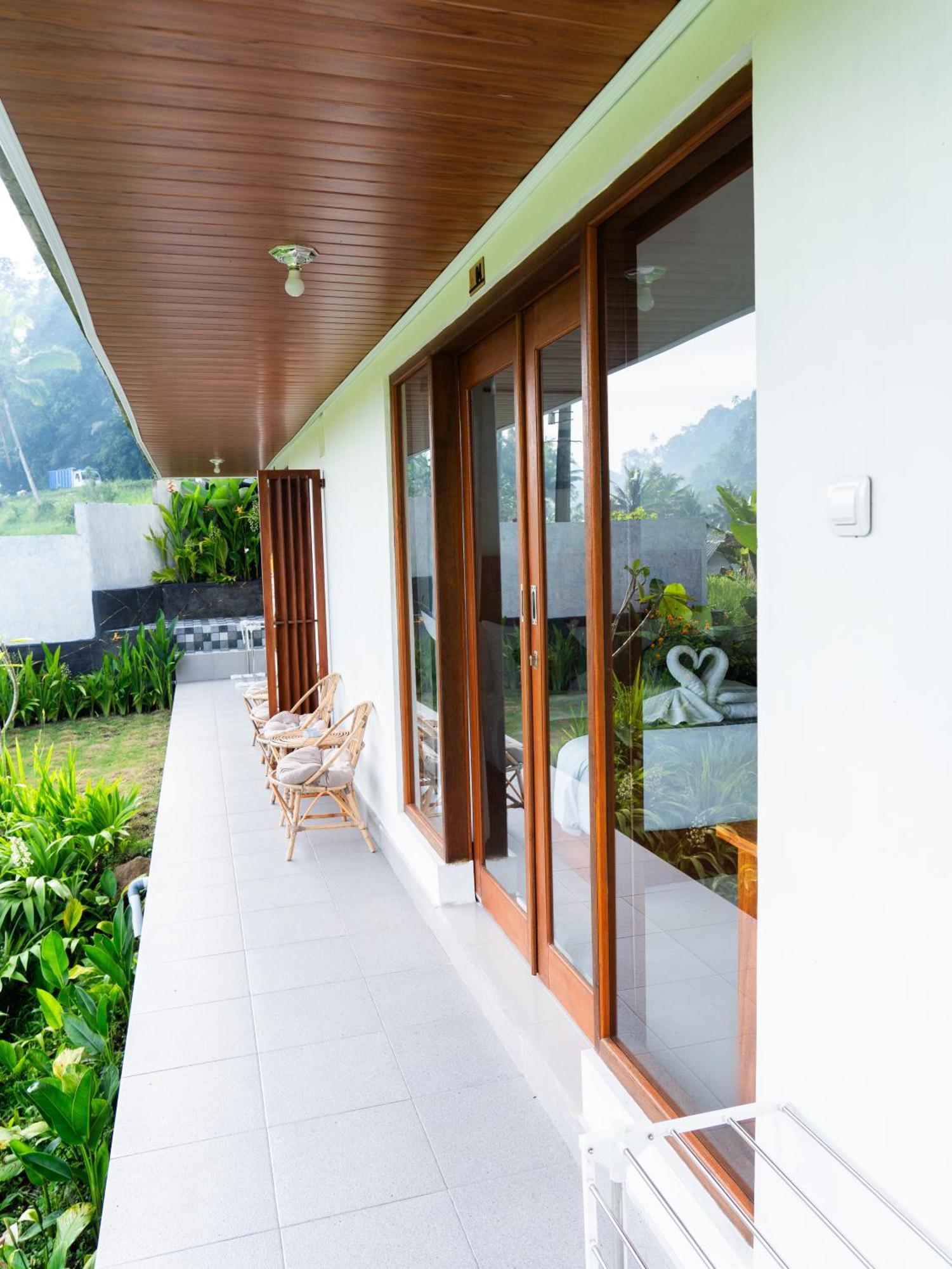 Bisbis House Iseh Village Selat Esterno foto